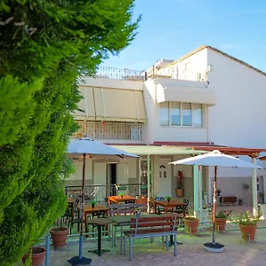 Hotel Cozy Veranda Kristian - Free Parking, Ksamil